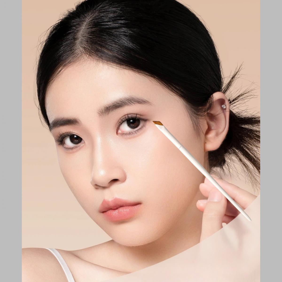 Cọ Kẻ Mắt Vát JESSUP Diagonal Eyeliner Brush J03